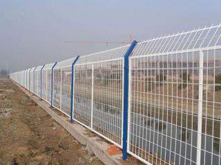 框架護(hù)欄網(wǎng)