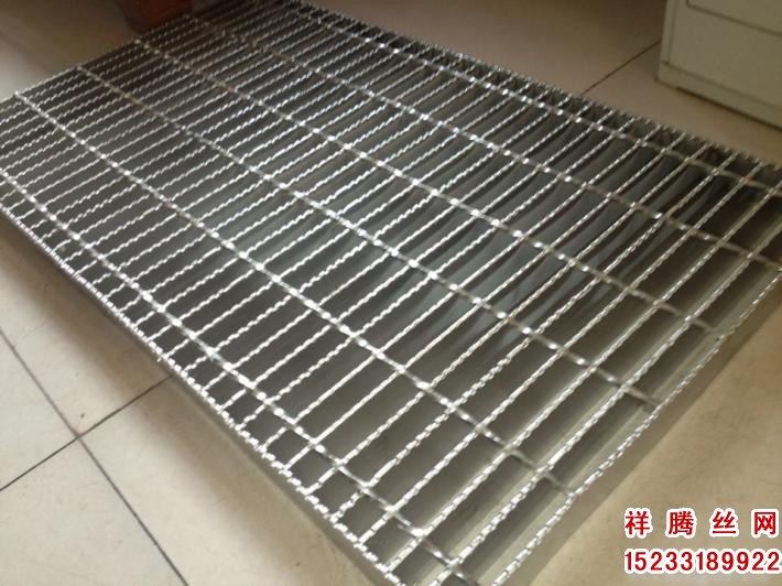 鋸齒形鋼格板.jpg 鋸齒形鋼格板.jpg